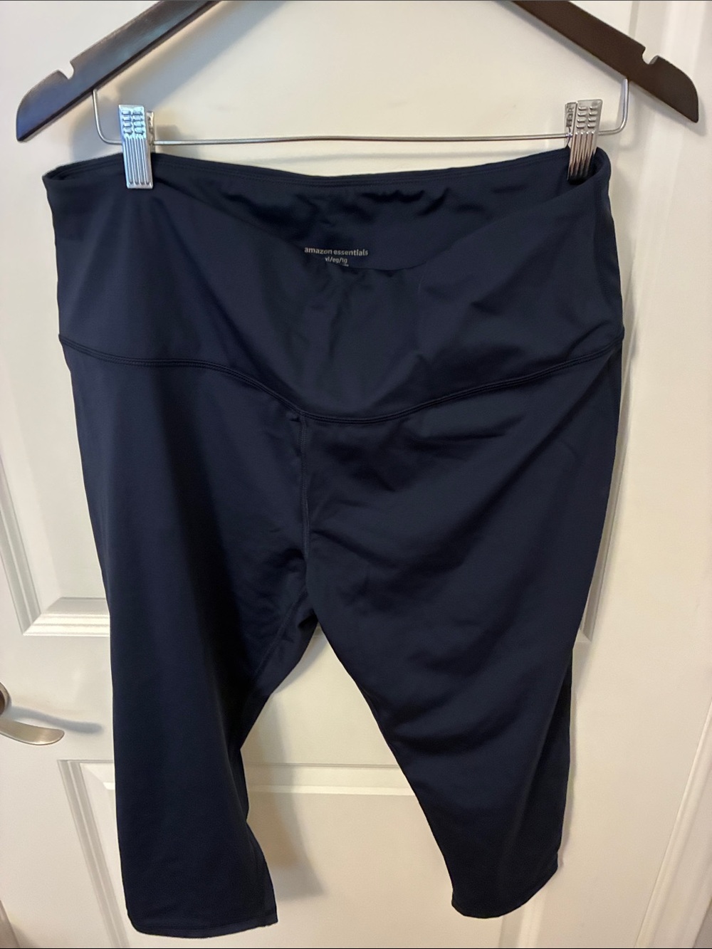 Amazon Essentials Navy Capri Leggings